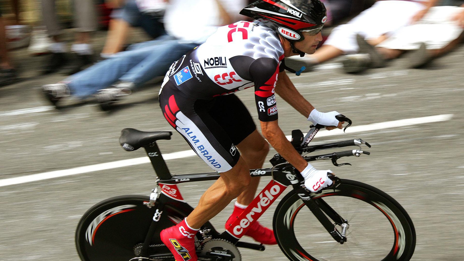 劳塔罗，当公牛冲垮冰岛，他让对手陷入无解深渊